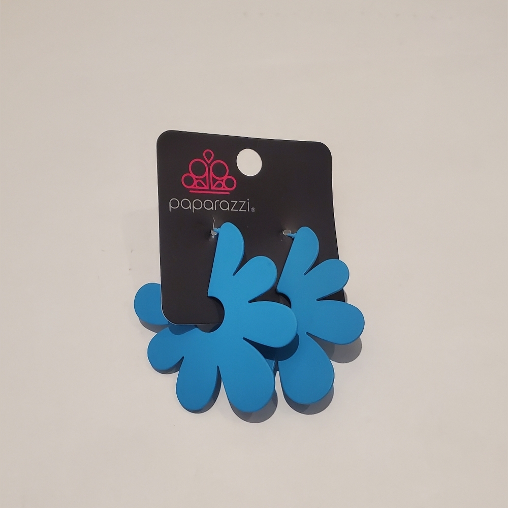 Paparazzi Vibrant Blue Floral Earrings